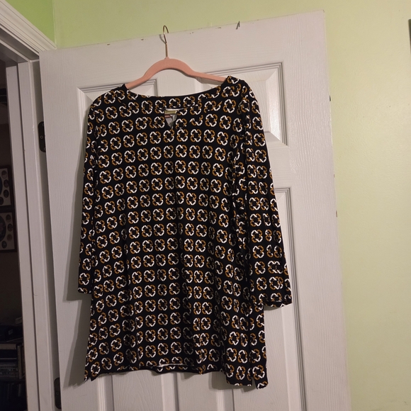 Liz Claiborne Tops - Liz Claiborne Black and Yellow Floral Tunic